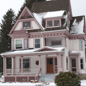 Enchanted Valley Inn