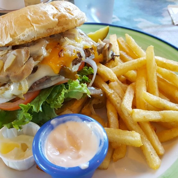 R&M's Famous Duke Burger