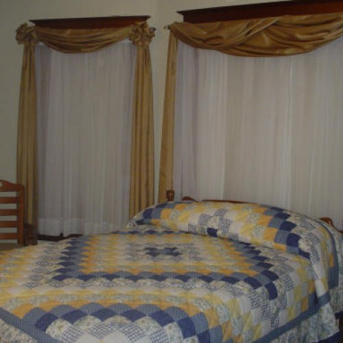 One of the rooms at Tarry Here Bed and Breakfast